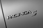 Chrysler Pacifica Limited S Appearance Package 2017 года